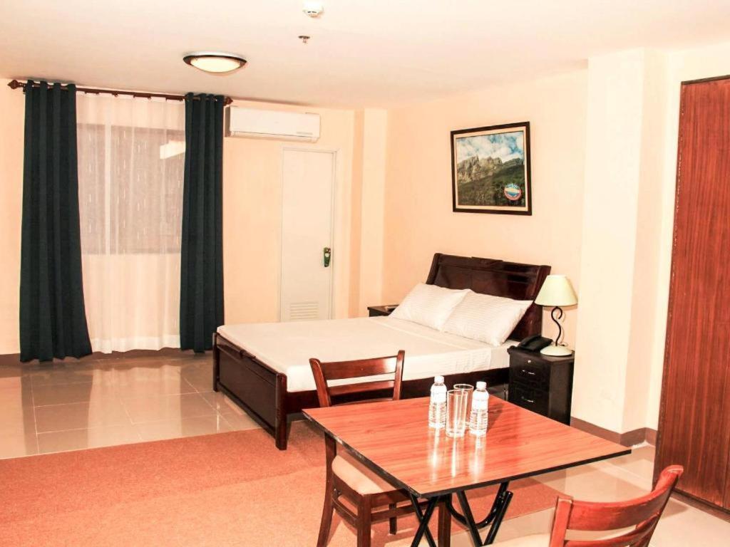 Time Travellers Hotel Manila Eksteriør billede